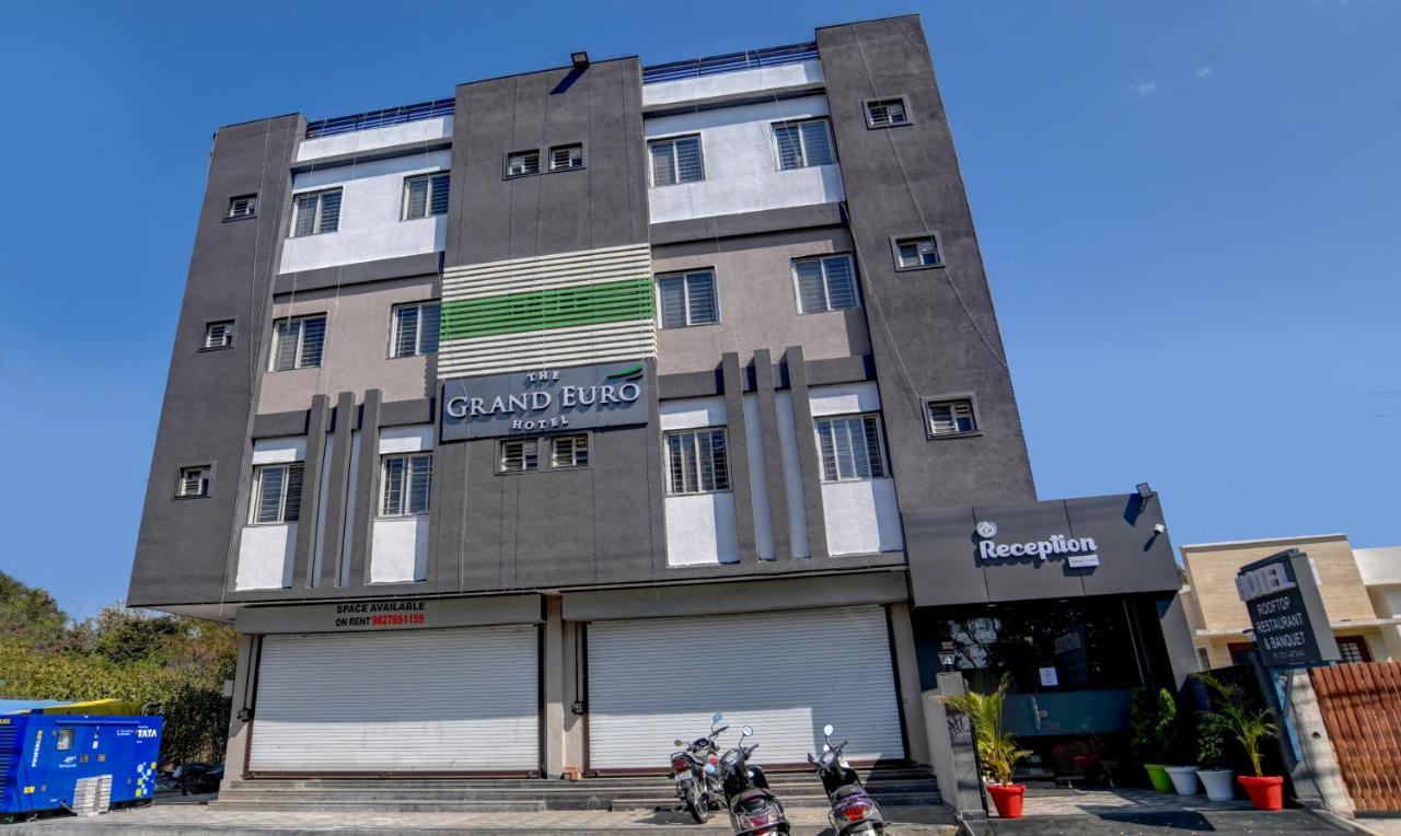 Treebo Grand Euro Pipliyahana Square Indaur Kültér fotó