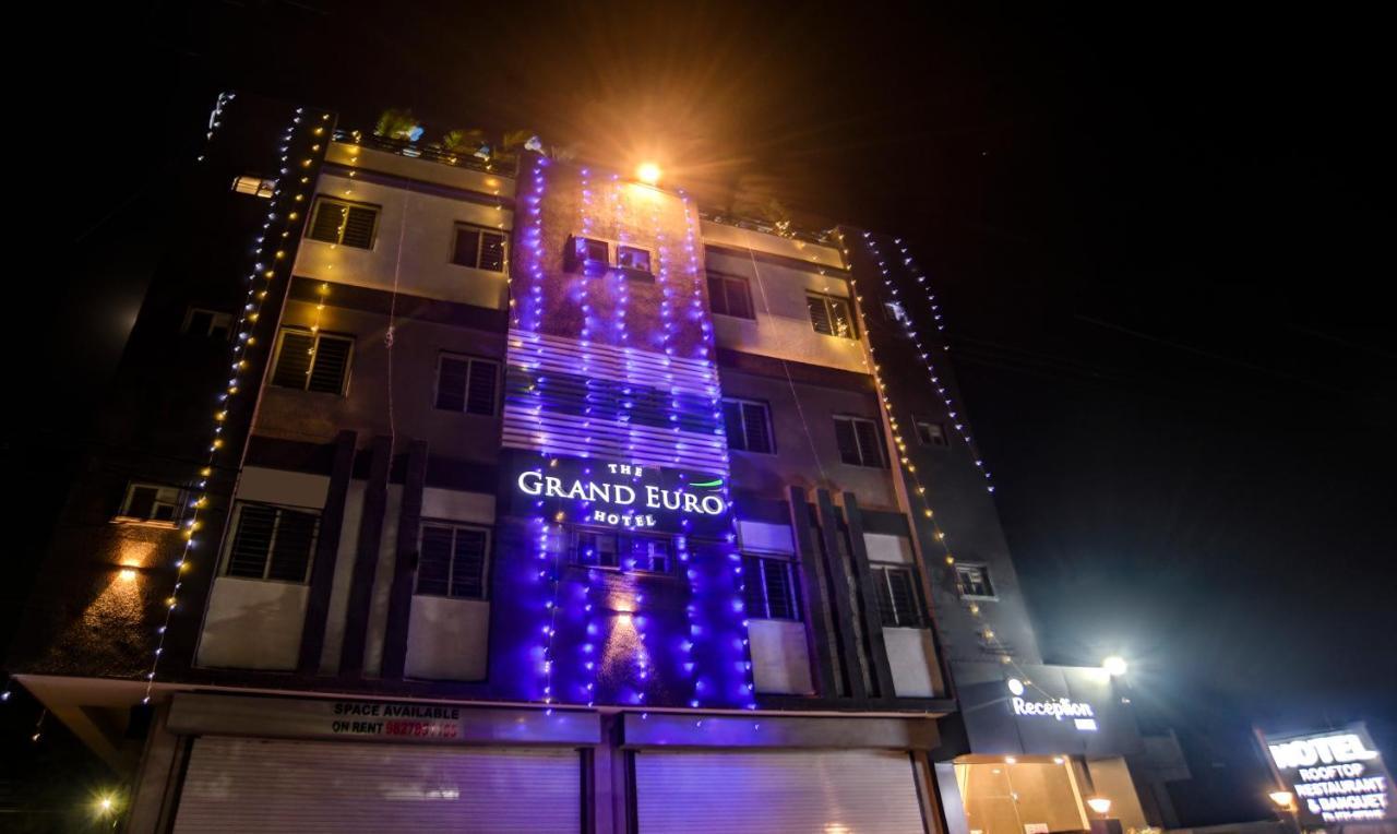 Treebo Grand Euro Pipliyahana Square Indaur Kültér fotó