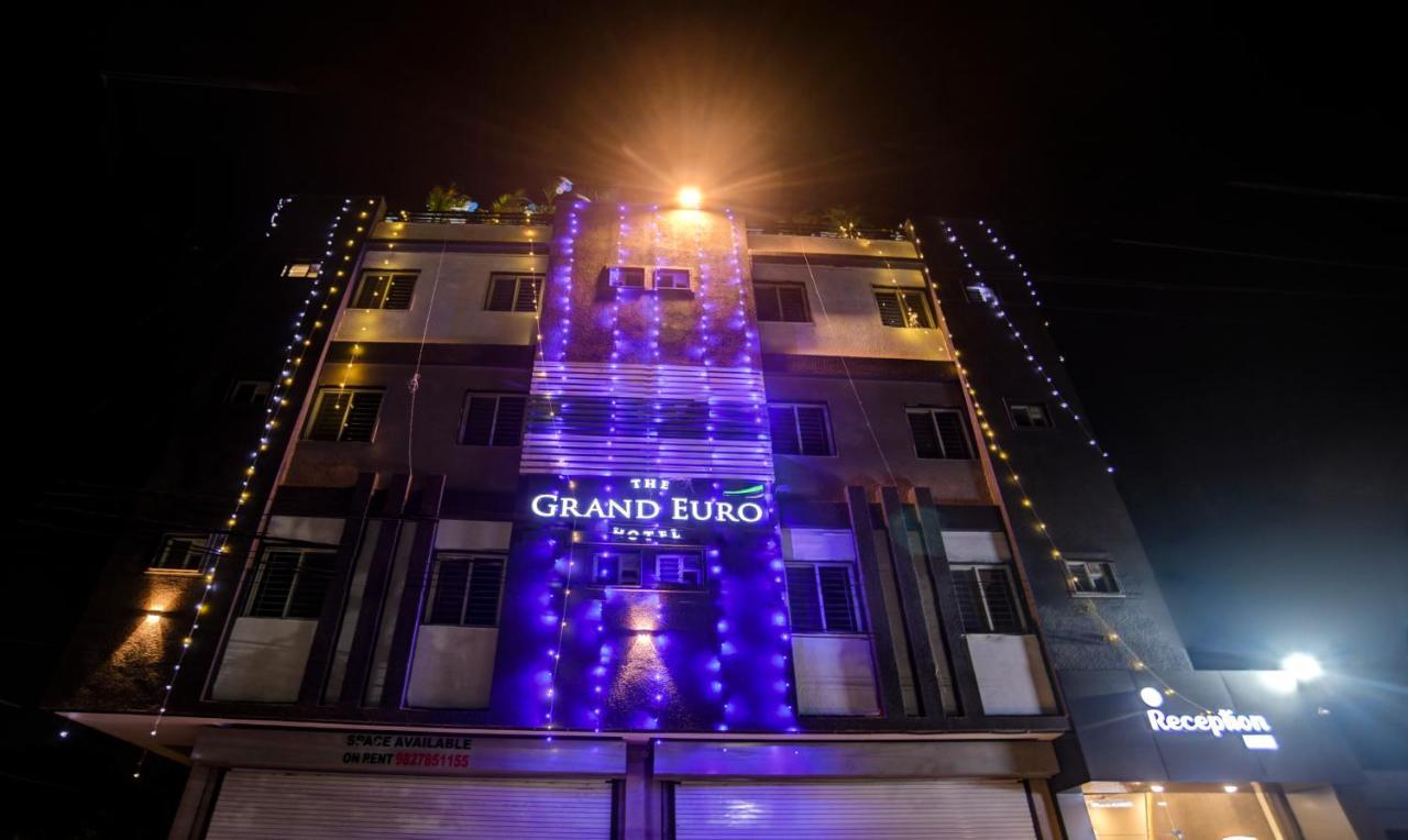 Treebo Grand Euro Pipliyahana Square Indaur Kültér fotó